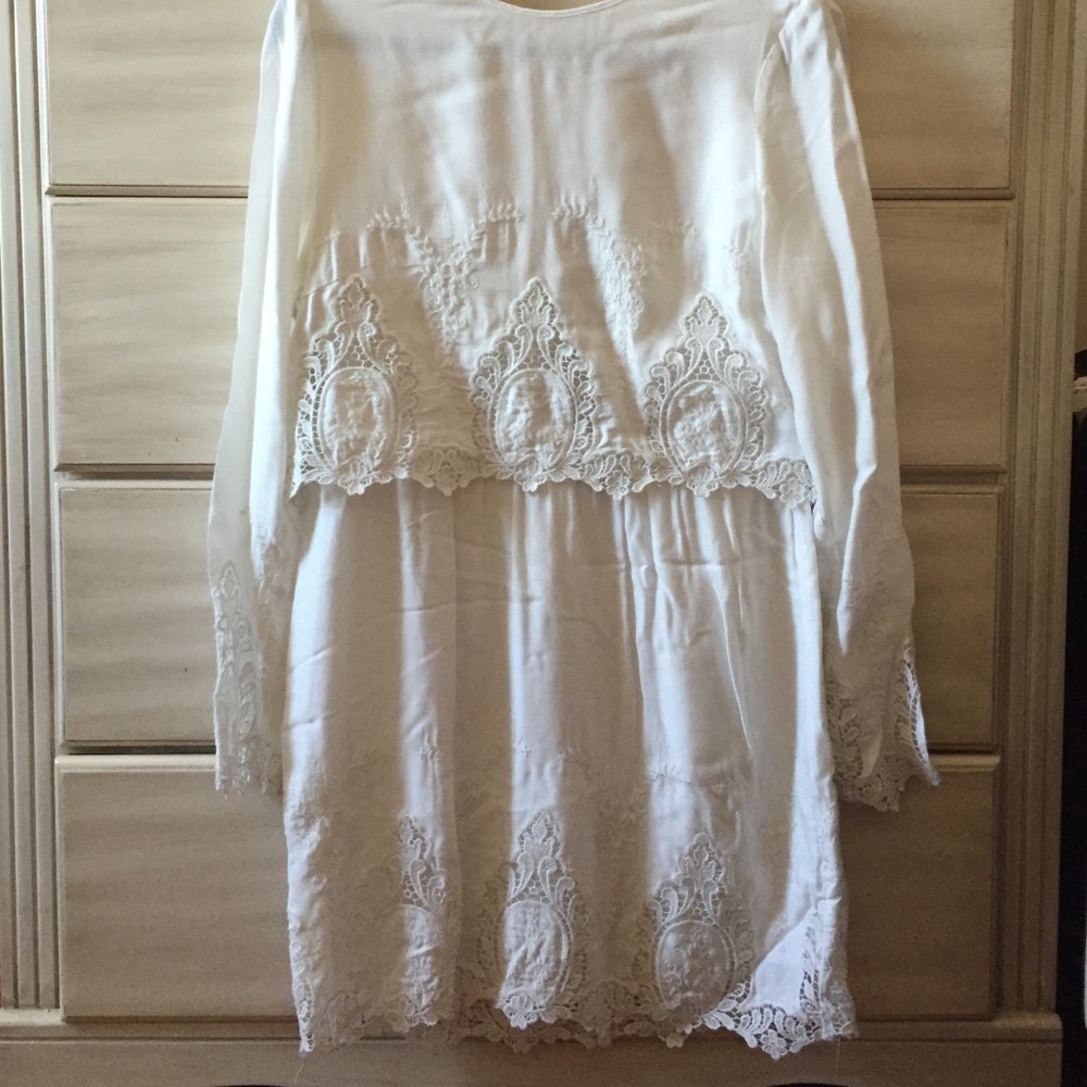 White Long Sleeve Dress by The Jetset Diaries Revolve $250 new